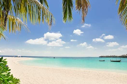 Explore Stunning Island Hopping Tours